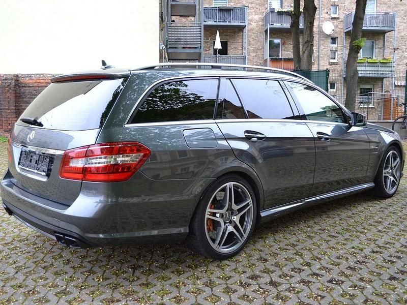 Gebraucht Mercedes E63 AMG AMG 557 PS (409 kW) 2012 Grau metallic Kombi