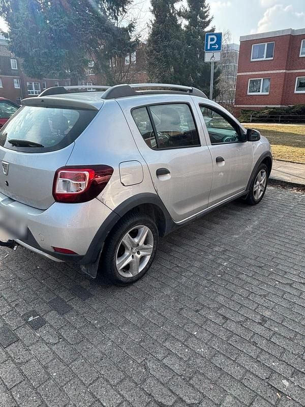 Gebraucht Dacia Sandero Stepway 90 PS (66 kW) 2014 Grau SUV