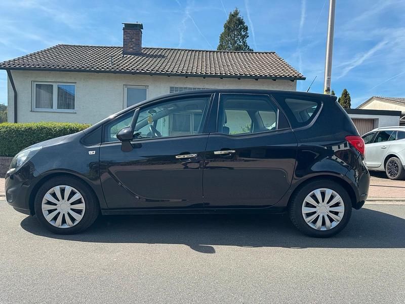 Second-hand Opel Meriva 110 CP (80 kW) 2011 Negru Monovolum