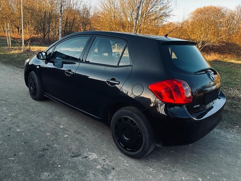 Gebraucht Toyota Auris 124 PS (91 kW) 2009 Schwarz Kleinwagen