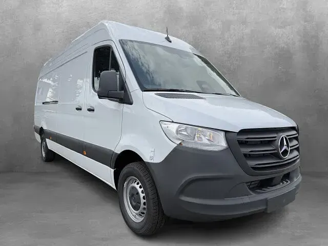 Gebraucht Mercedes Sprinter 170 PS (125 kW) 2026 Arktikweiß Van
