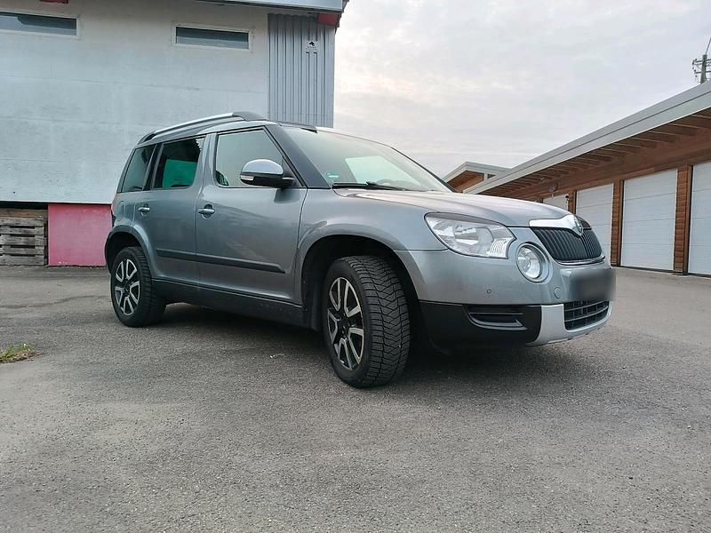 Gebraucht Skoda Yeti 140 PS (102 kW) 2012 Grau SUV