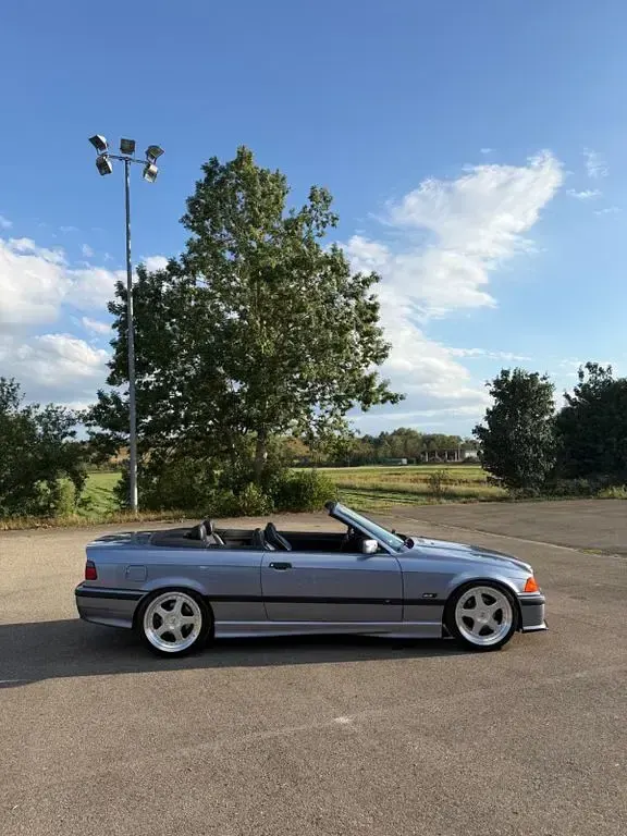 Gebraucht BMW 325 Cabriolet Sport Line 192 PS (141 kW) 1993 Blau Cabrio