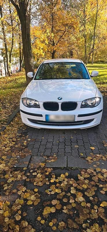 Używany BMW 116 122 KM (89 kW) 2010 Biały Hatchback