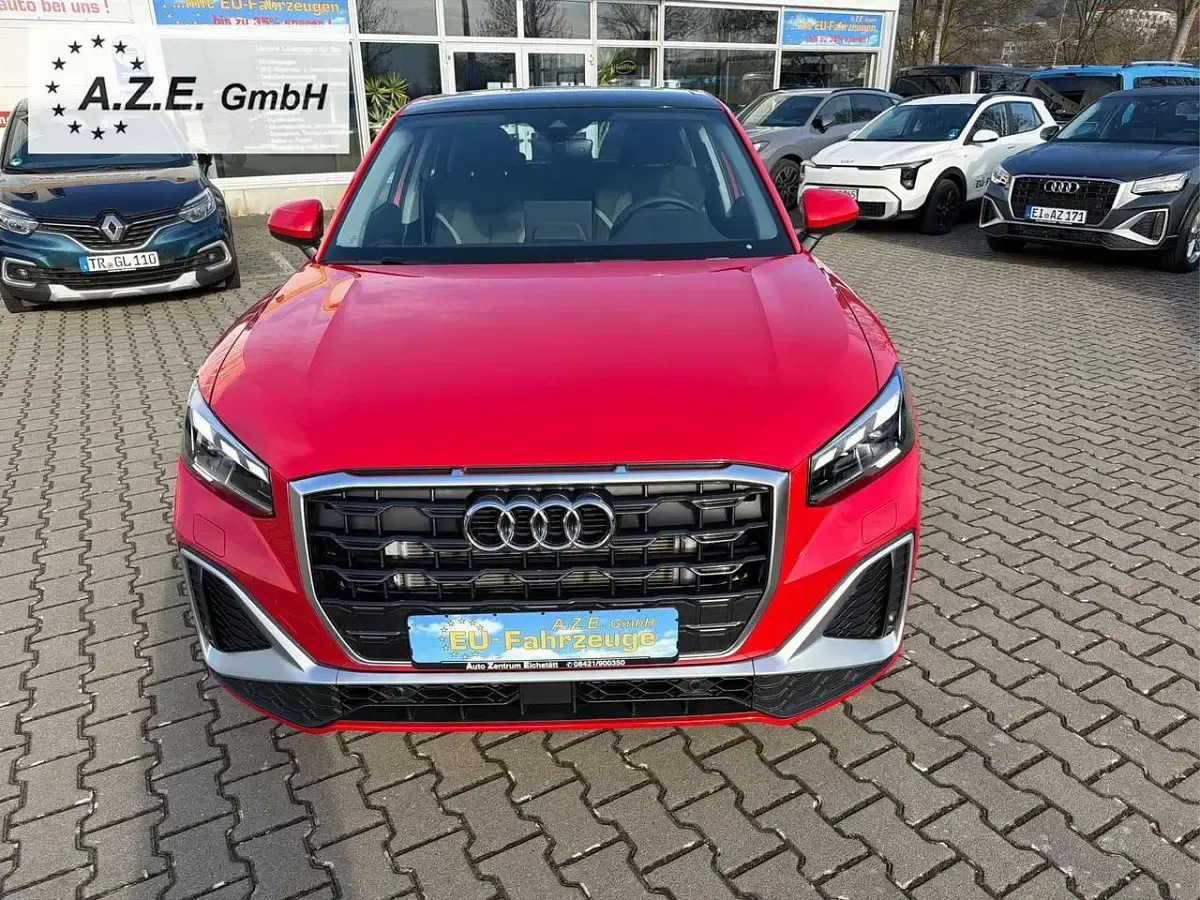 Nowe Audi Q2 S-Line 150 KM (110 kW) 2026 Czerwony SUV