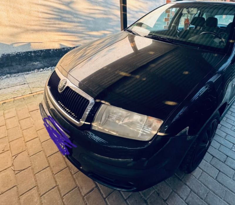 Schwarz Gebraucht 2006 Skoda Fabia SportLine Kombi | 900 € (Superpreis) - Bild 1/4