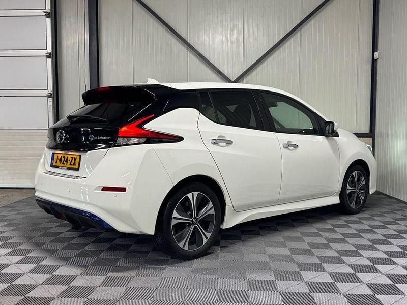 Gebraucht Nissan Leaf N-Connecta 110 kW (150 PS) 2020 Weiß Kleinwagen