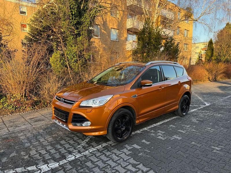 Gebraucht Ford Kuga Individual 182 PS (133 kW) 2015 Orange SUV