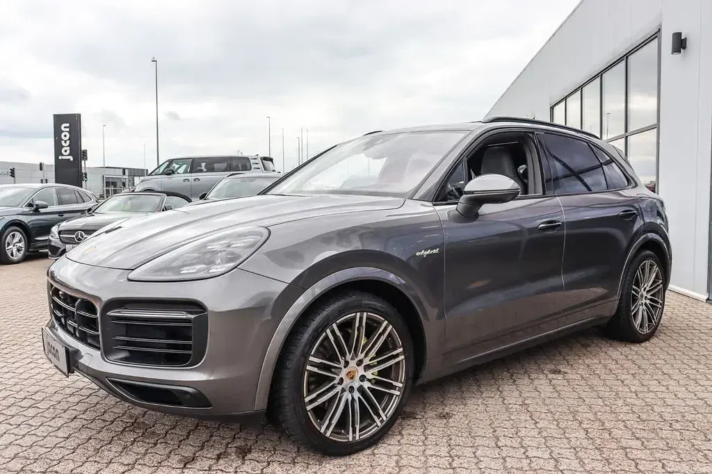 Gebraucht Porsche Cayenne Chrono 340 PS (250 kW) 2019 Grau SUV