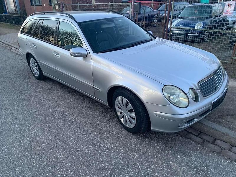 Gebraucht Mercedes E220 150 PS (110 kW) 2003 Silber Kombi