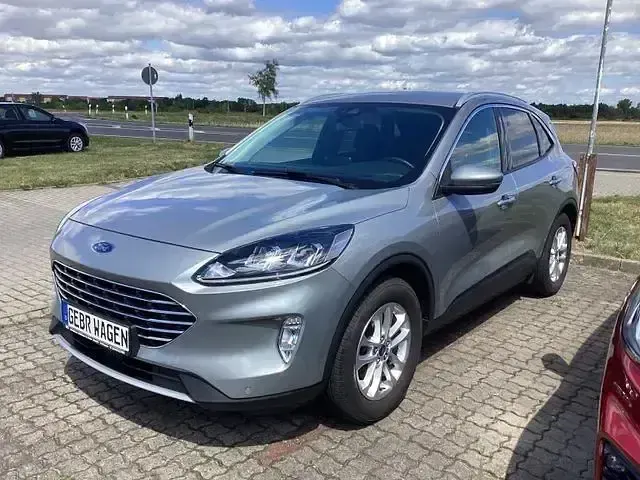Gebraucht Ford Kuga Titanium 150 PS (110 kW) 2022 Silber SUV