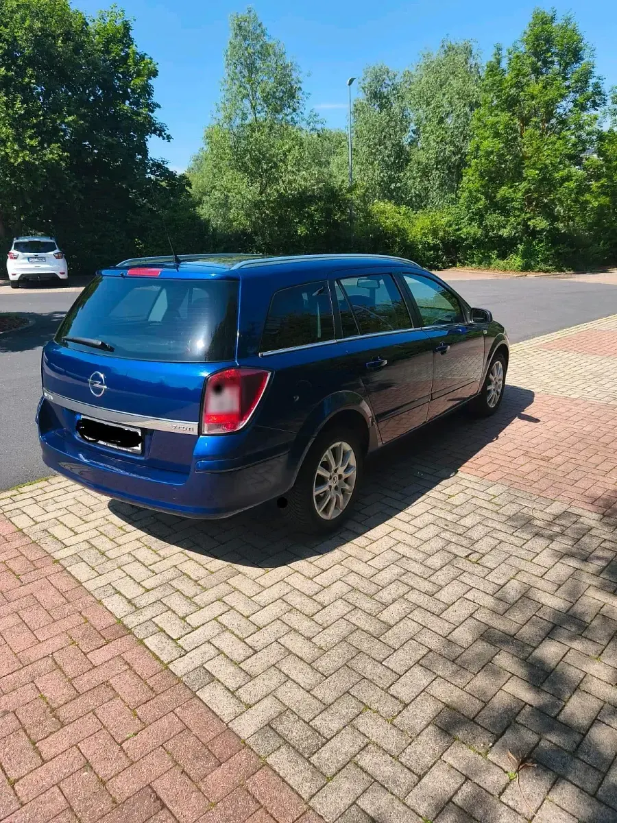 Gebraucht Opel Astra 110 PS (80 kW) 2008 Blau Kombi