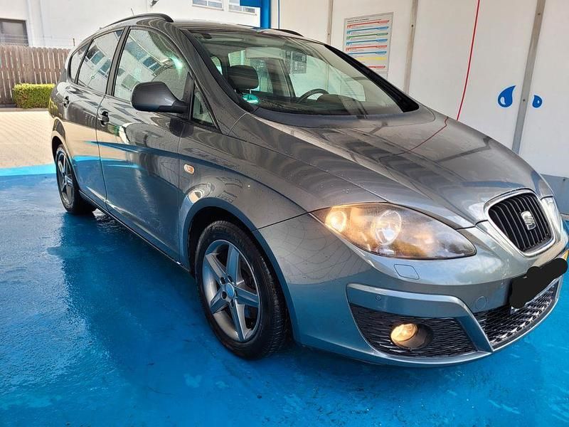 Gebraucht Seat Altea XL 4You 105 PS (77 kW) 2014 Grau Van / Kleinbus