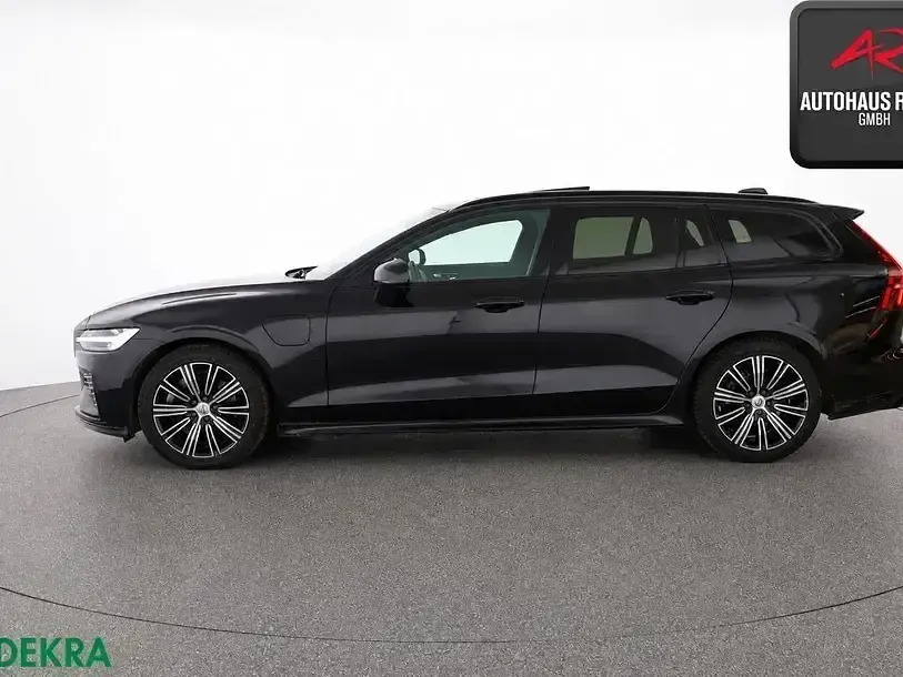 Gebraucht Volvo V60 341 PS (250 kW) 2021 Onyx black Kombi