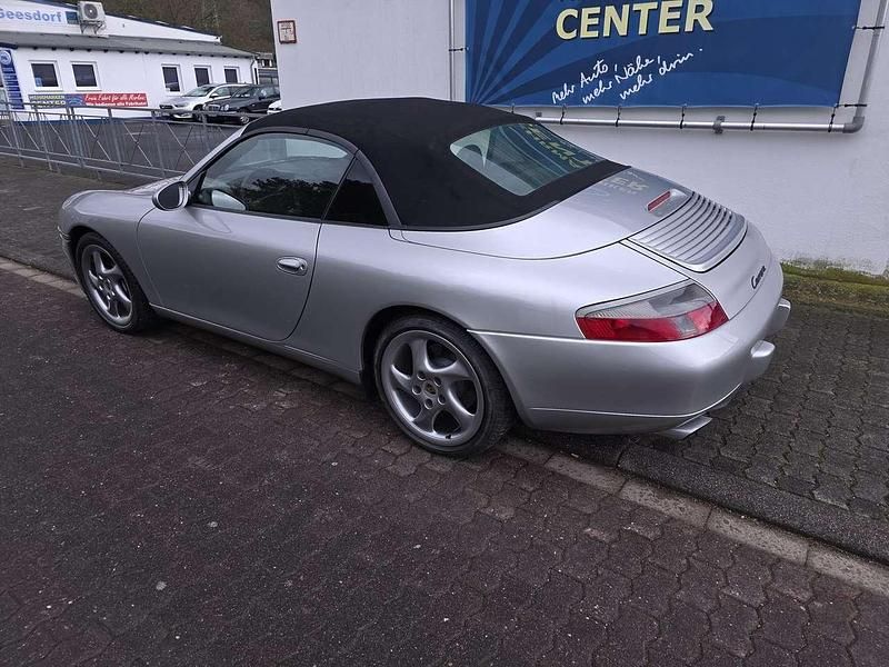 Gebraucht Porsche 911 Carrera Cabriolet 300 PS (220 kW) 2000 Silber Cabrio