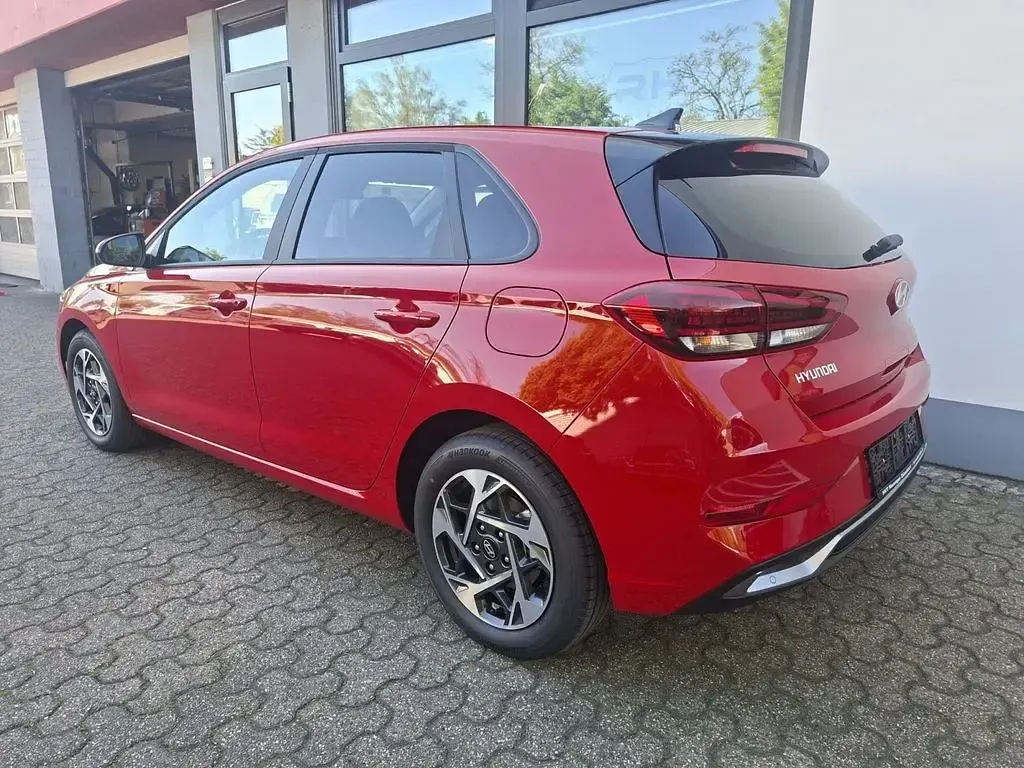 Neu Hyundai i30 GO! 150 PS (110 kW) 2026 Rot Limousine