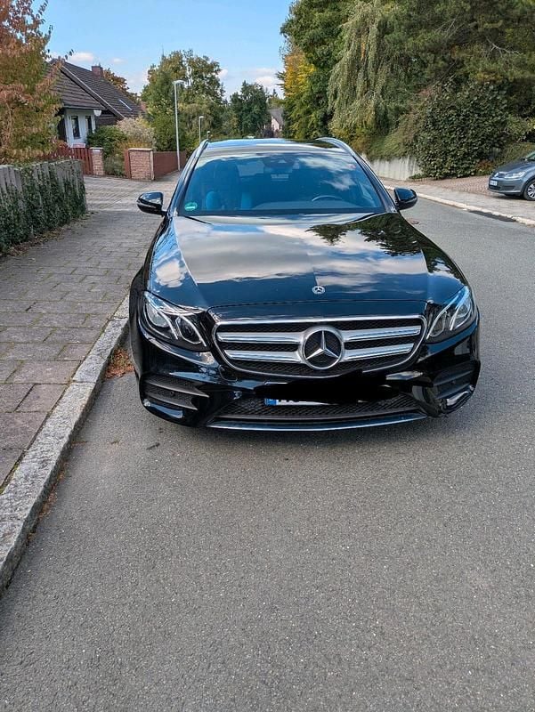 Schwarz Gebraucht 2020 Mercedes E400 Kombi | 39.899 € (Fairer Preis) - Bild 1/4