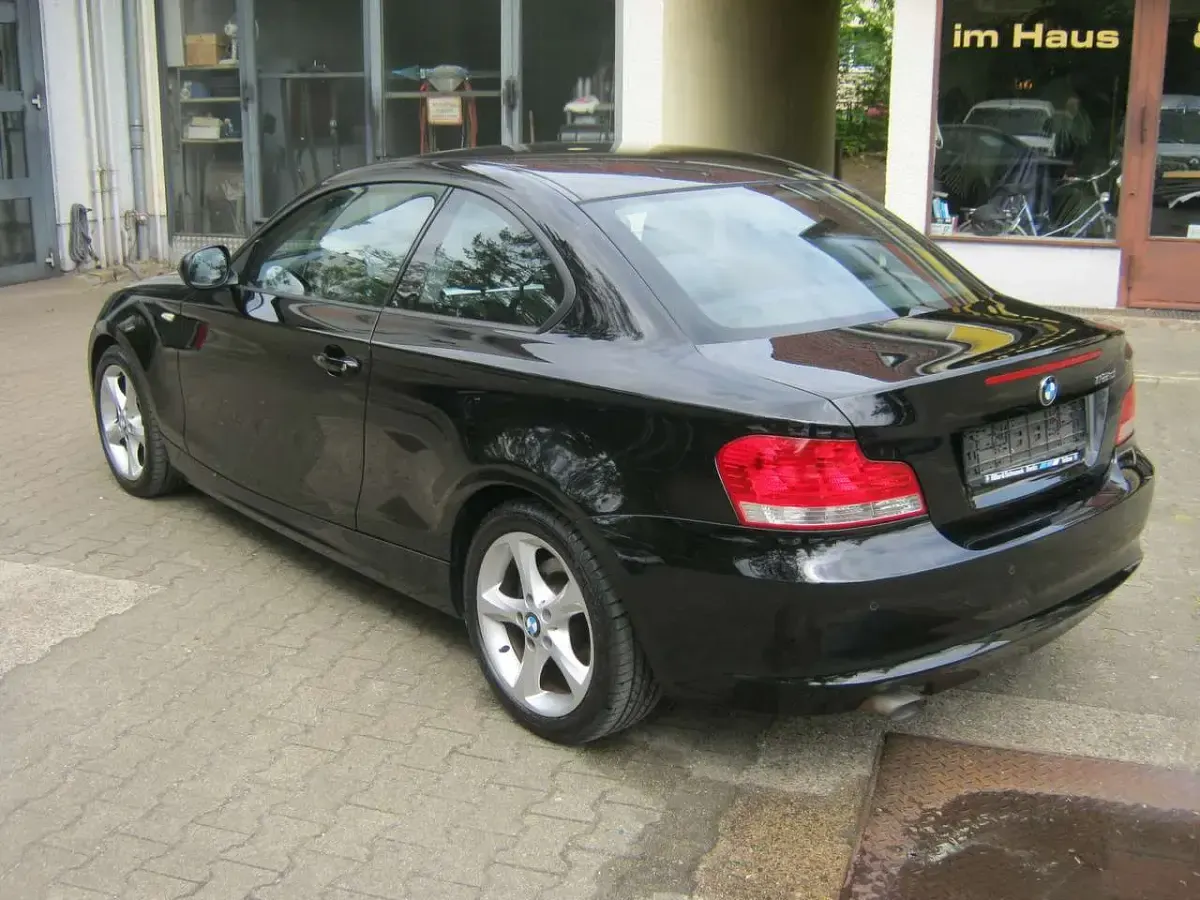 Gebraucht BMW 118 Coupé 143 PS (105 kW) 2010 Schwarz Coupé