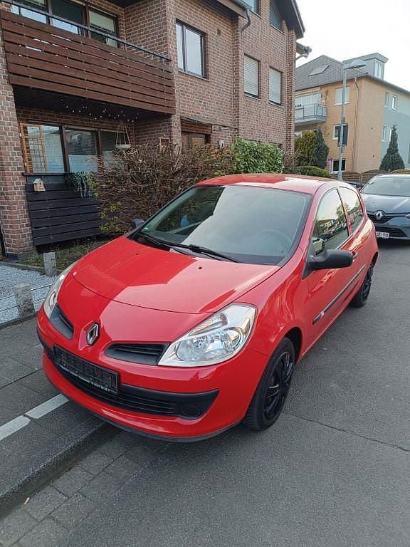 Gebraucht Renault Clio II Dynamique 75 PS (55 kW) 2007 Rot Kleinwagen