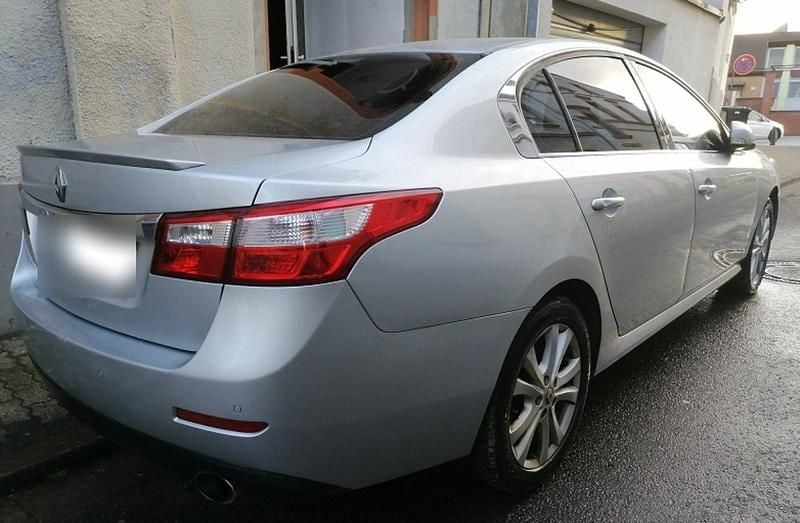 Gebraucht Renault Latitude 150 PS (110 kW) 2011 Silber Limousine