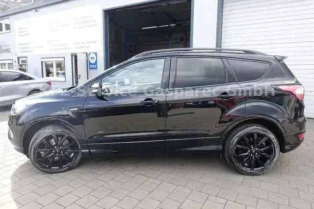 Gebraucht Ford Kuga ST-Line 180 PS (132 kW) 2018 Schwarz SUV
