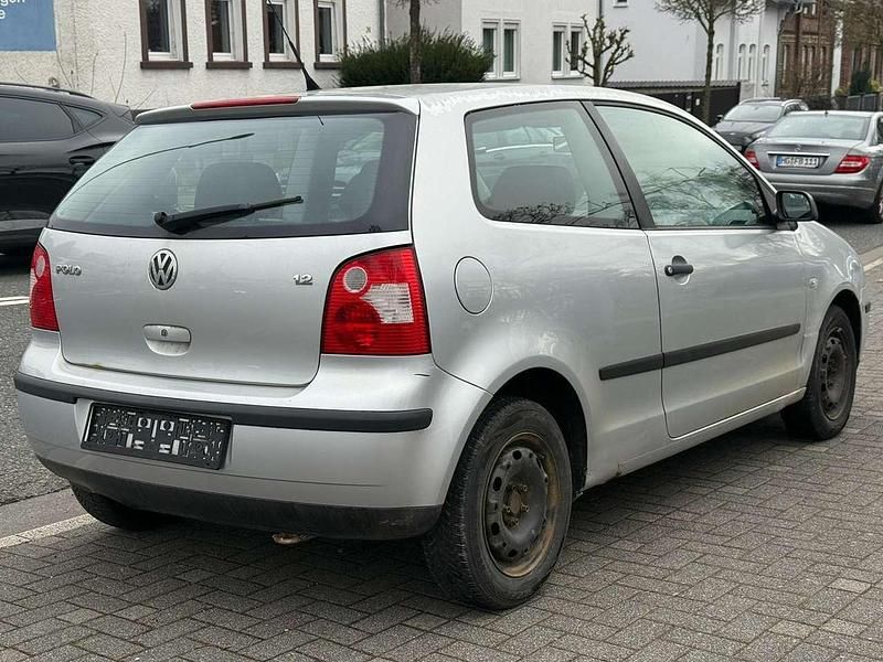 Gebraucht VW Polo Trendline 64 PS (47 kW) 2003 Silber Limousine