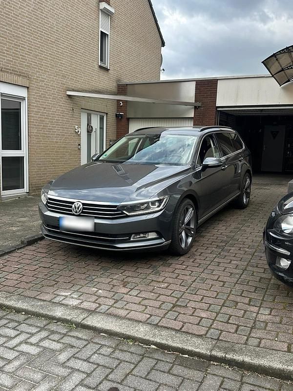 Gebraucht VW Passat 190 PS (139 kW) 2017 Grau Kombi