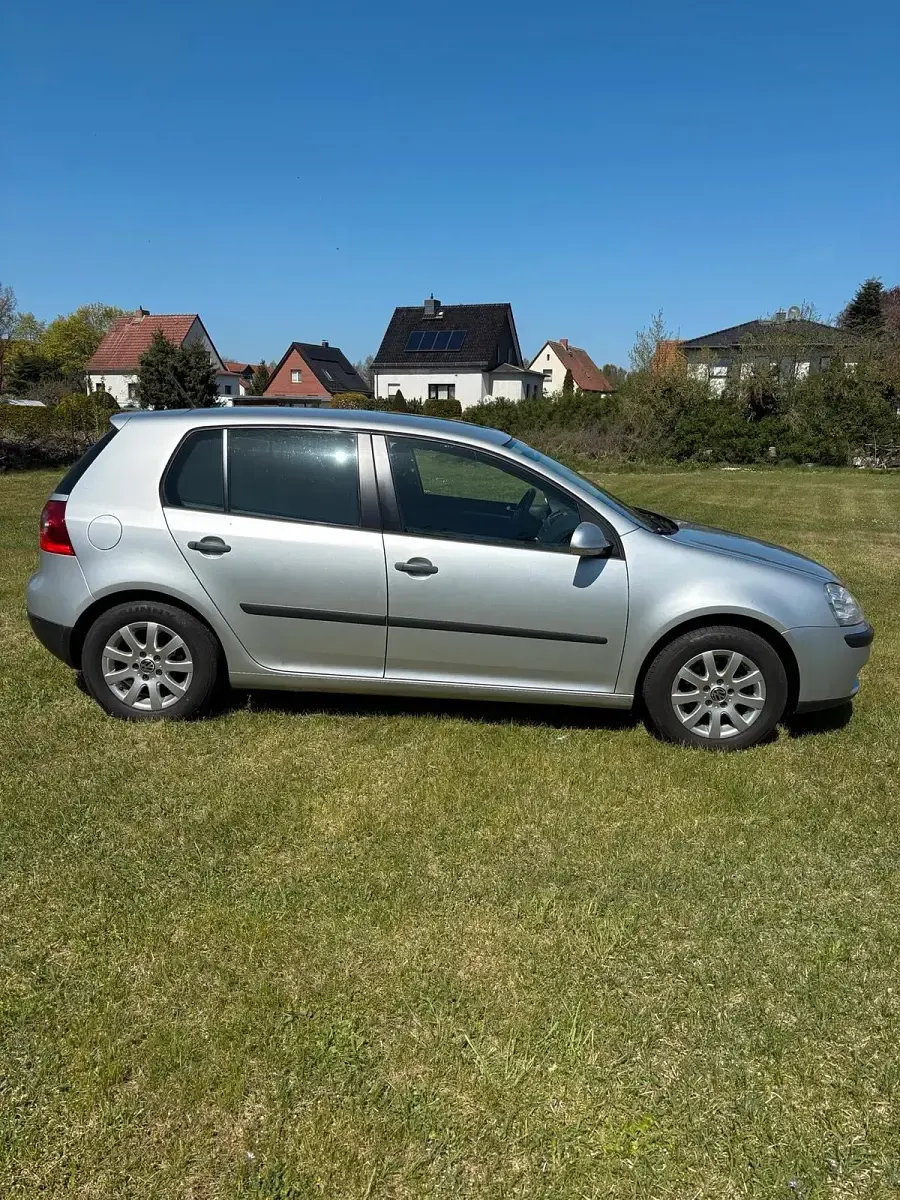 Gebraucht VW Golf V 102 PS (75 kW) 2007 Silber Kleinwagen