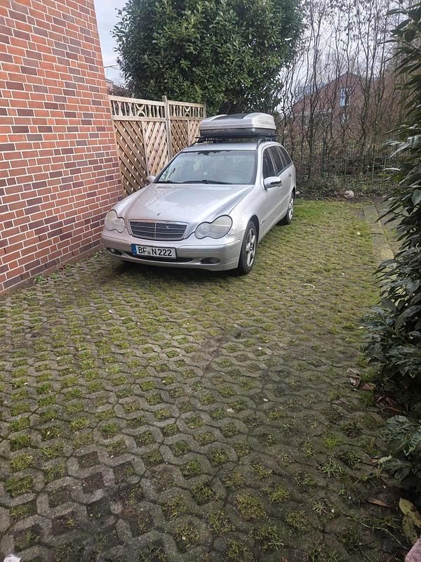 Silber Gebraucht 2003 Mercedes C180 Kombi | 1.500 € - Bild 1/4