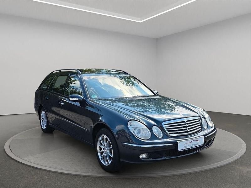 Second-hand Mercedes E200 163 CP (119 kW) 2004 Negru Break