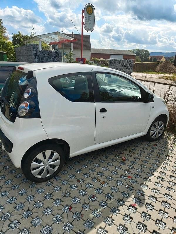 Weiß Gebraucht 2009 Citroën C1 Kleinwagen | 880 € (Superpreis) - Bild 1/4
