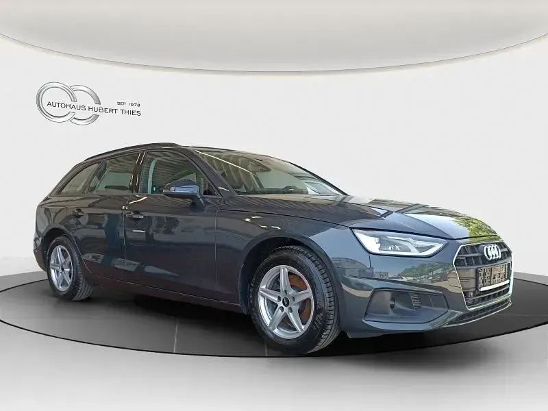 Gebraucht Audi A4 Basis 150 PS (110 kW) 2022 Grau Kombi