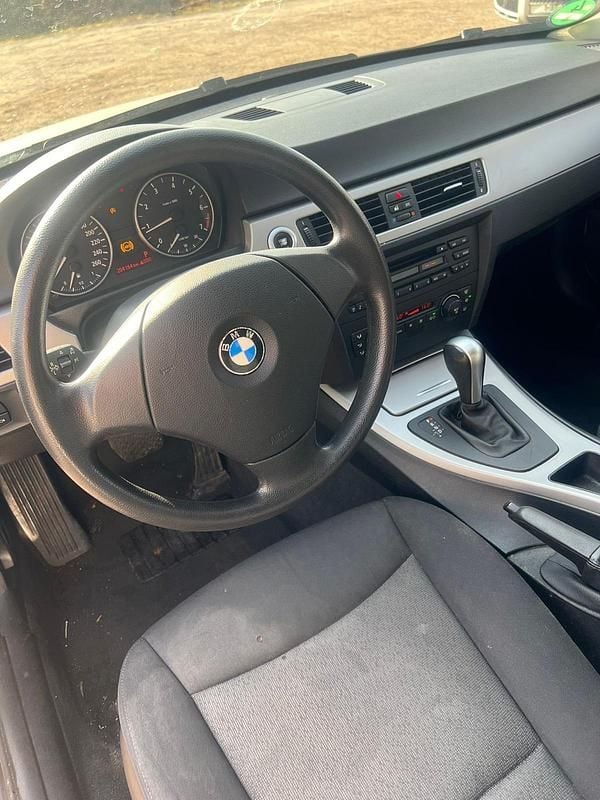 Gebraucht BMW 318 2006 Grau Limousine