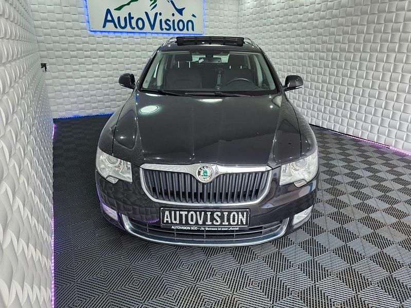 Gebraucht Skoda Superb Elegance 140 PS (102 kW) 2012 Schwarz Kombi