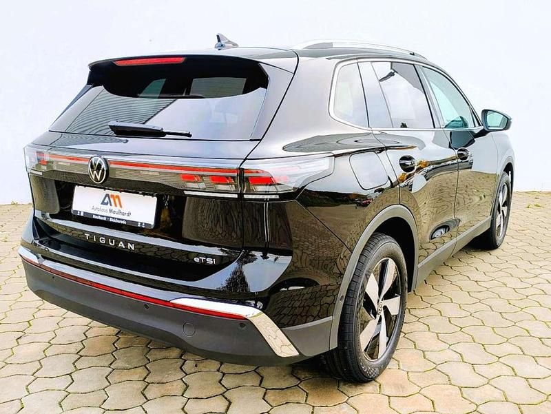 Neu VW Tiguan Elegance 150 PS (110 kW) 2025 Grenadillschwarz metallic SUV
