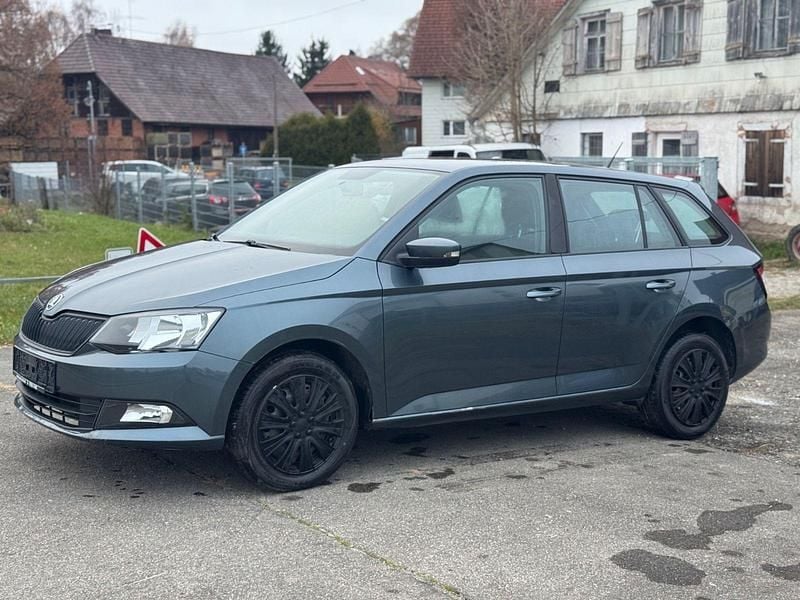 Grau Gebraucht 2016 Skoda Fabia Kleinwagen | 3.490 € (Guter Preis) - Bild 1/4