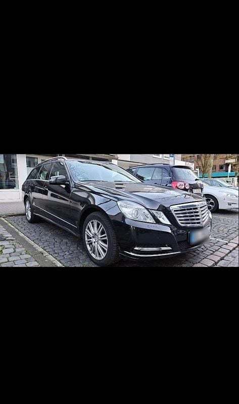 Gebraucht Mercedes E200 Elegance 184 PS (135 kW) 2012 Schwarz Kombi