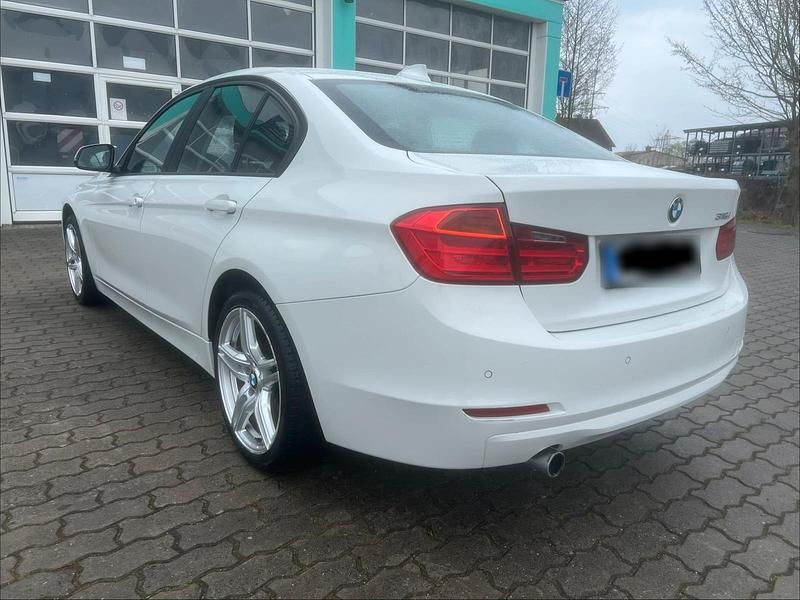 Gebraucht BMW 316 136 PS (100 kW) 2013 Weiß Limousine