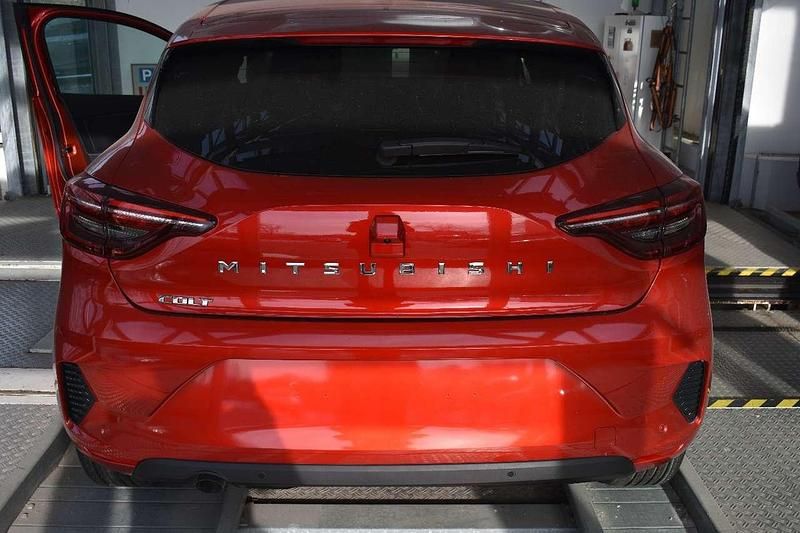 Neu Mitsubishi Colt Plus 67 PS (49 kW) 2025 Aurorarot Kleinwagen