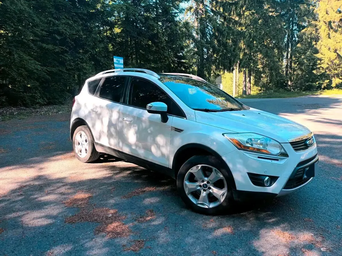 Gebraucht Ford Kuga 140 PS (102 kW) 2012 Weiß SUV