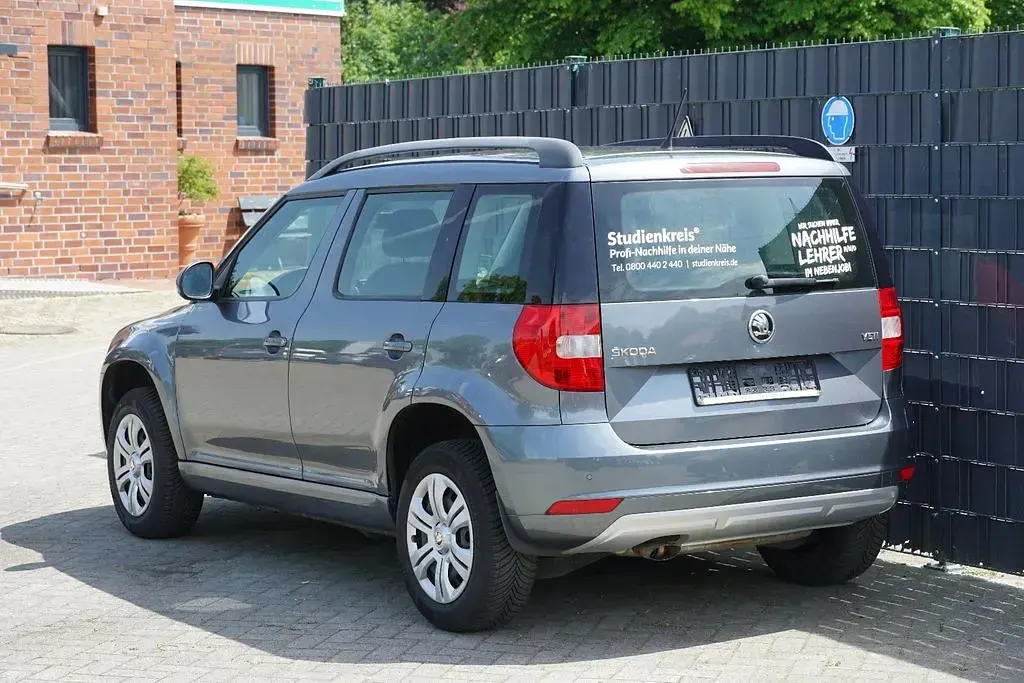 Gebraucht Skoda Yeti Active 110 PS (80 kW) 2017 Grau SUV