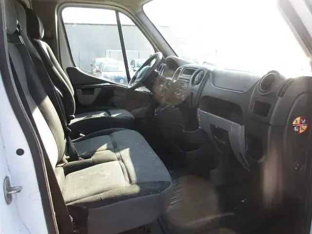 Second-hand Renault Master 125 CP (91 kW) 2016 Alb Van