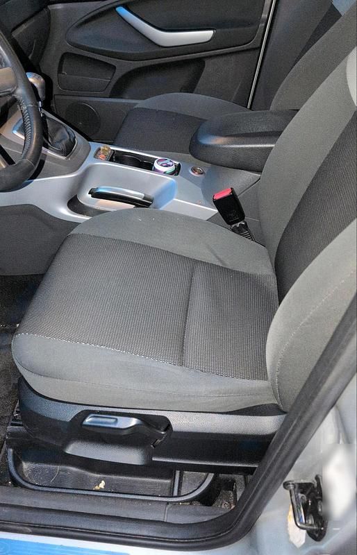 Gebraucht Ford Kuga 143 PS (105 kW) 2011 Silber SUV