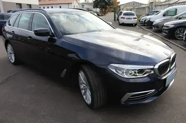 Gebraucht BMW 530 Luxury Line 265 PS (194 kW) 2018 Imperialblau brillanteffekt Kombi