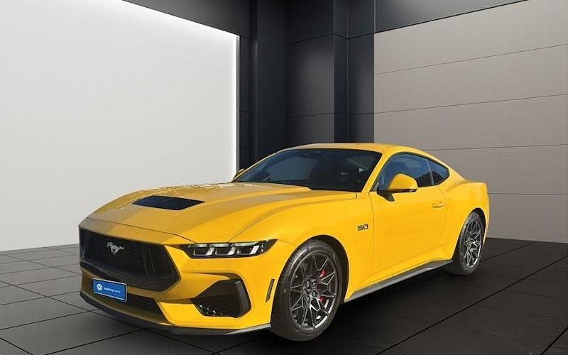 Gelb Neu 2025 Ford Mustang GT Fastback Coupé | 57.190 € (Guter Preis) - Bild 1/4