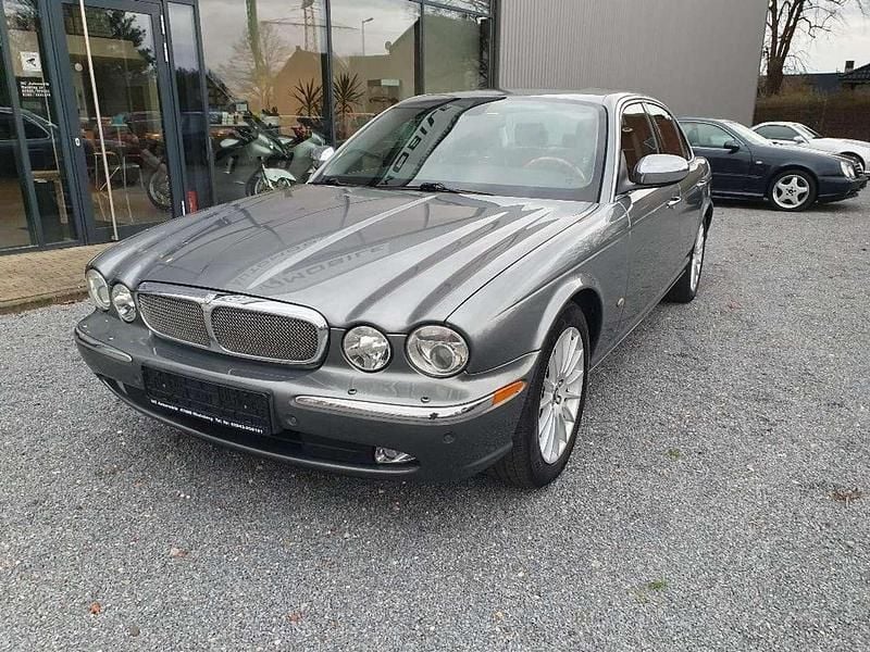 Quartz (metallic) Gebraucht 2006 Jaguar XJ6 Classic Limousine | 9.950 € (Fairer Preis) - Bild 1/4