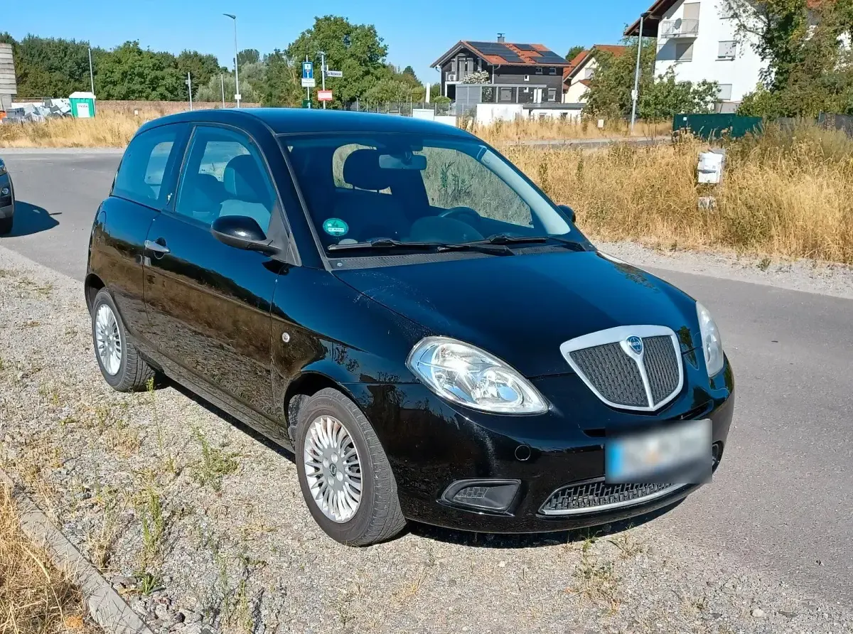 Gebraucht Lancia Ypsilon 60 PS (44 kW) 2008 Schwarz Kleinwagen