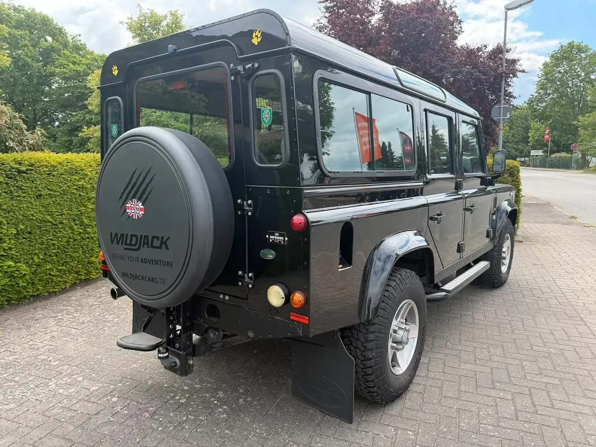 Gebraucht Land Rover Defender 122 PS (89 kW) 2011 Schwarz SUV