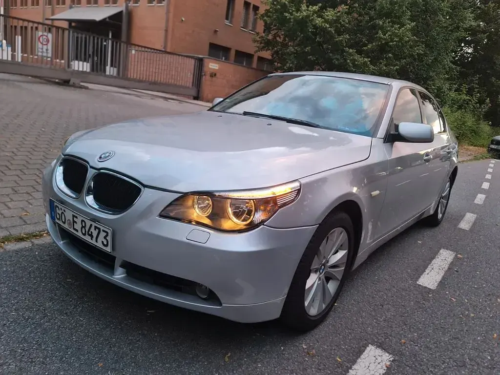Gebraucht BMW 525 192 PS (141 kW) 2004 Silber Limousine