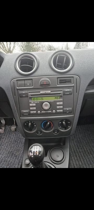 Gebraucht Ford Fusion 80 PS (58 kW) 2009 Silber Kleinwagen